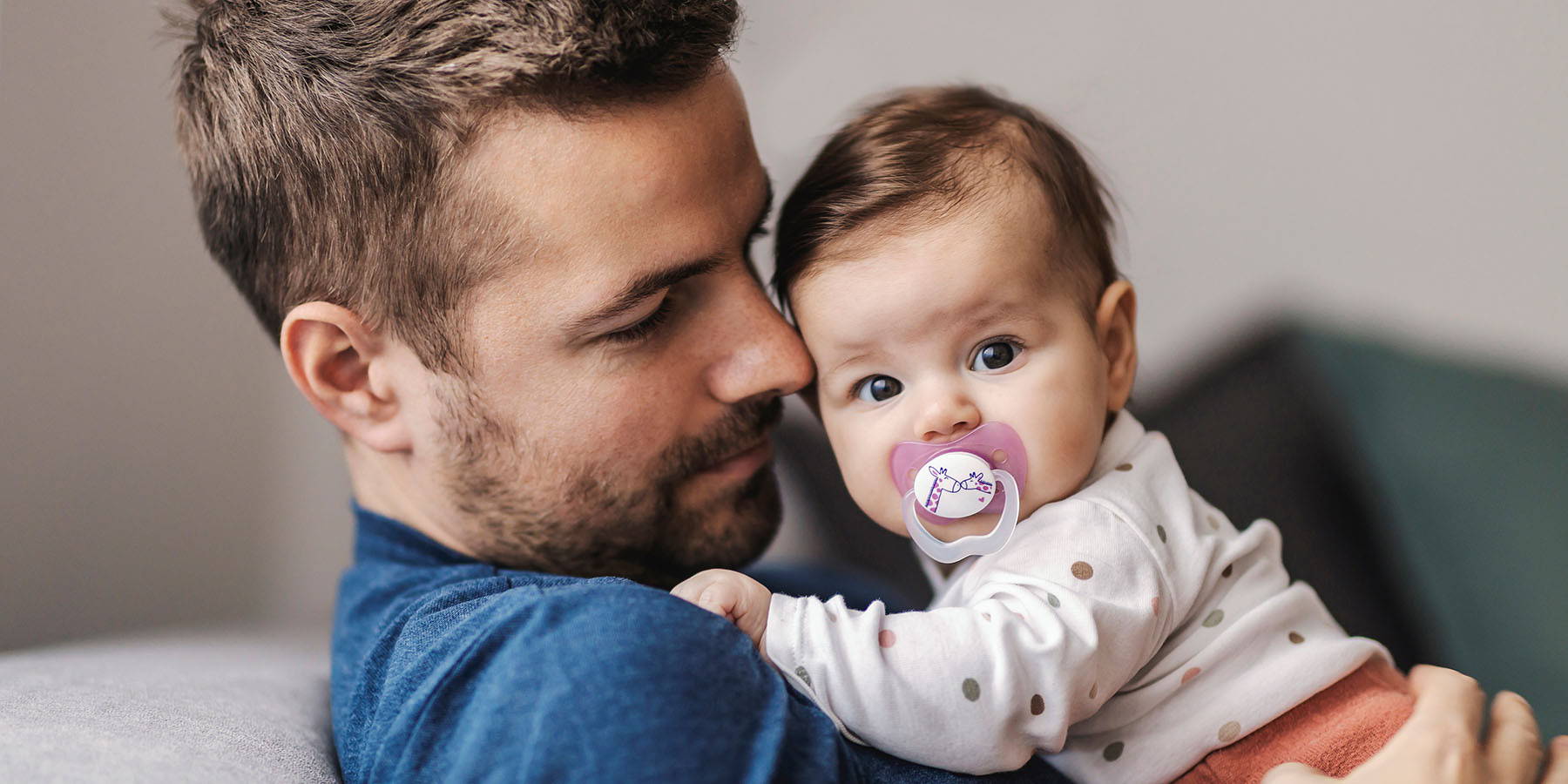 5 boobin' brilliant ways for your partner to get involved when you're breastfeeding