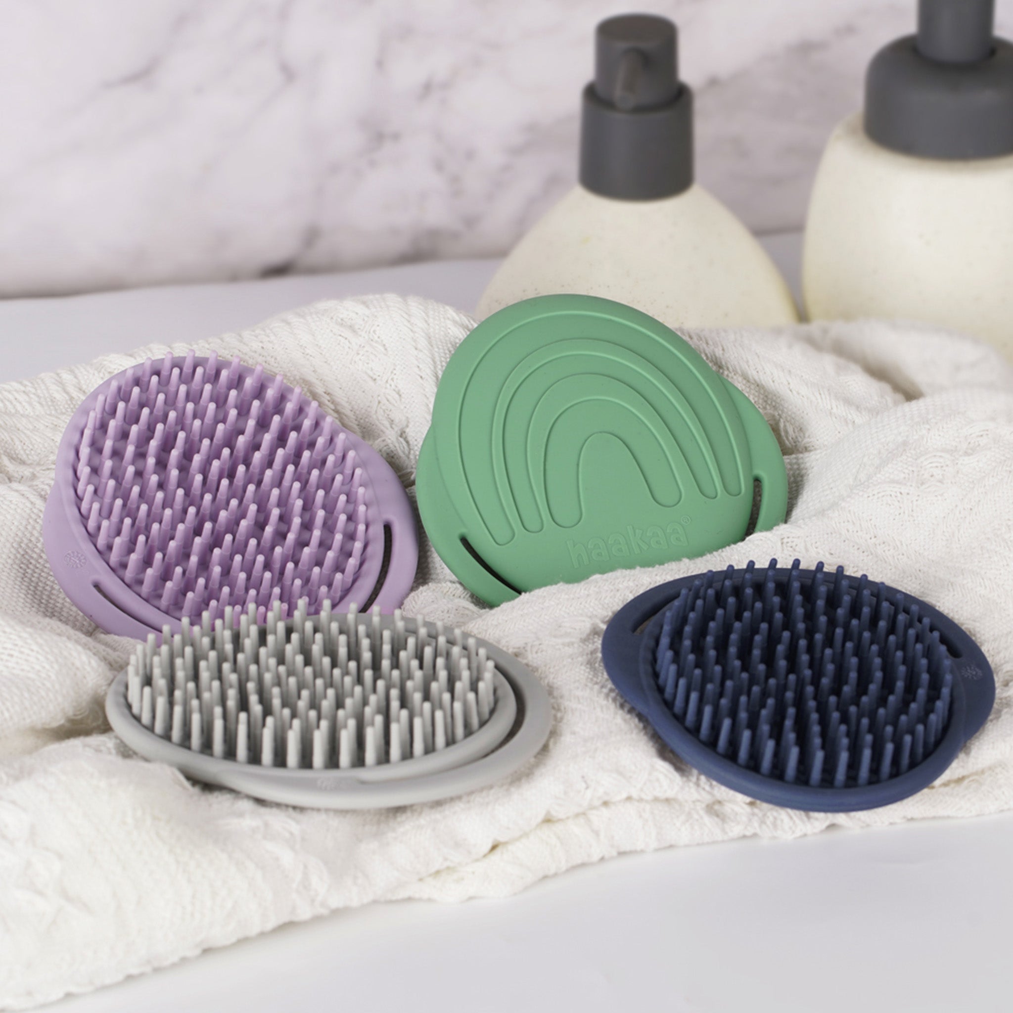 Haakaa Rainbow Silicone Shampoo Brush