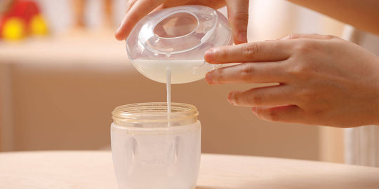 What do different breastmilk colours mean?