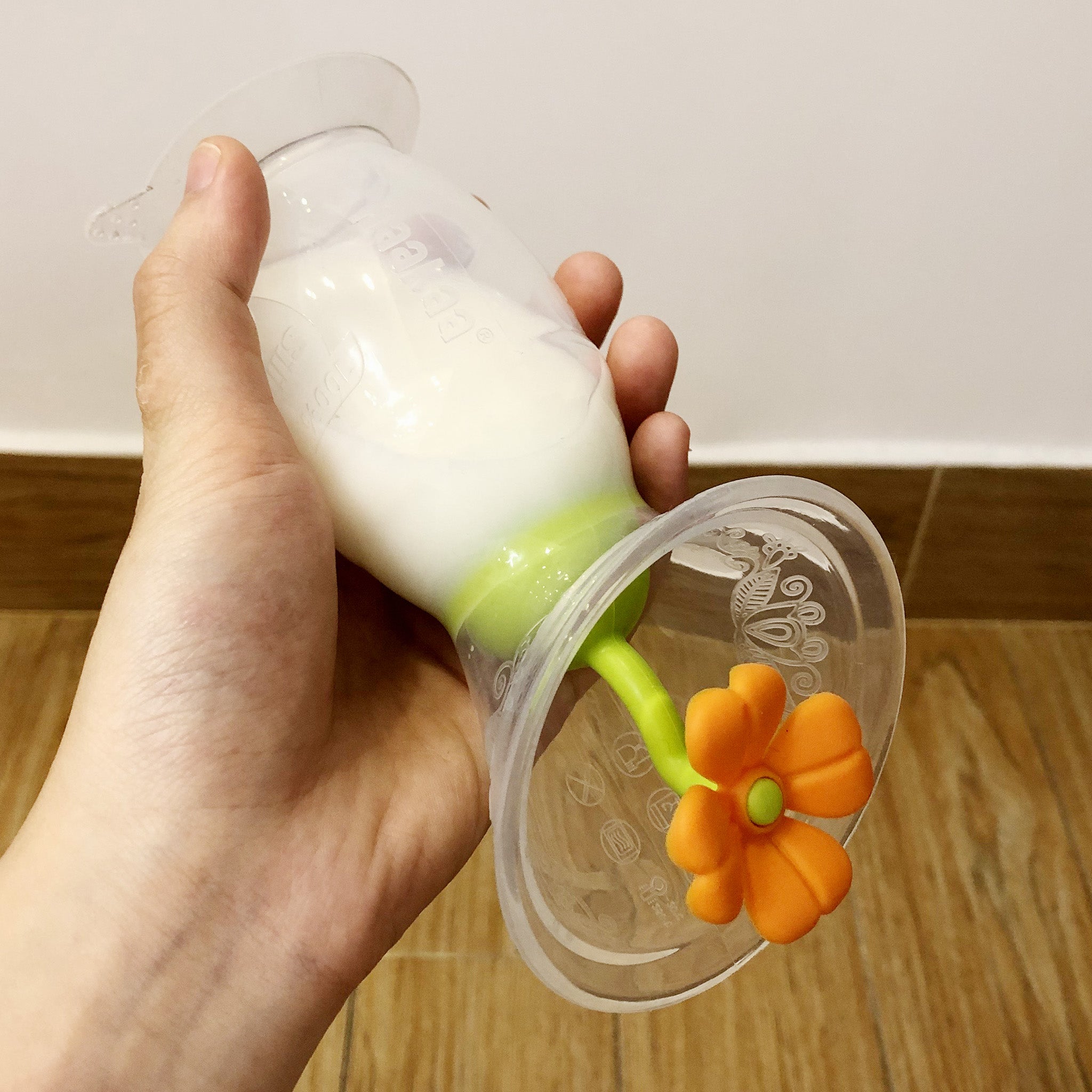 Haakaa Silicone Breast Pump Flower Stopper